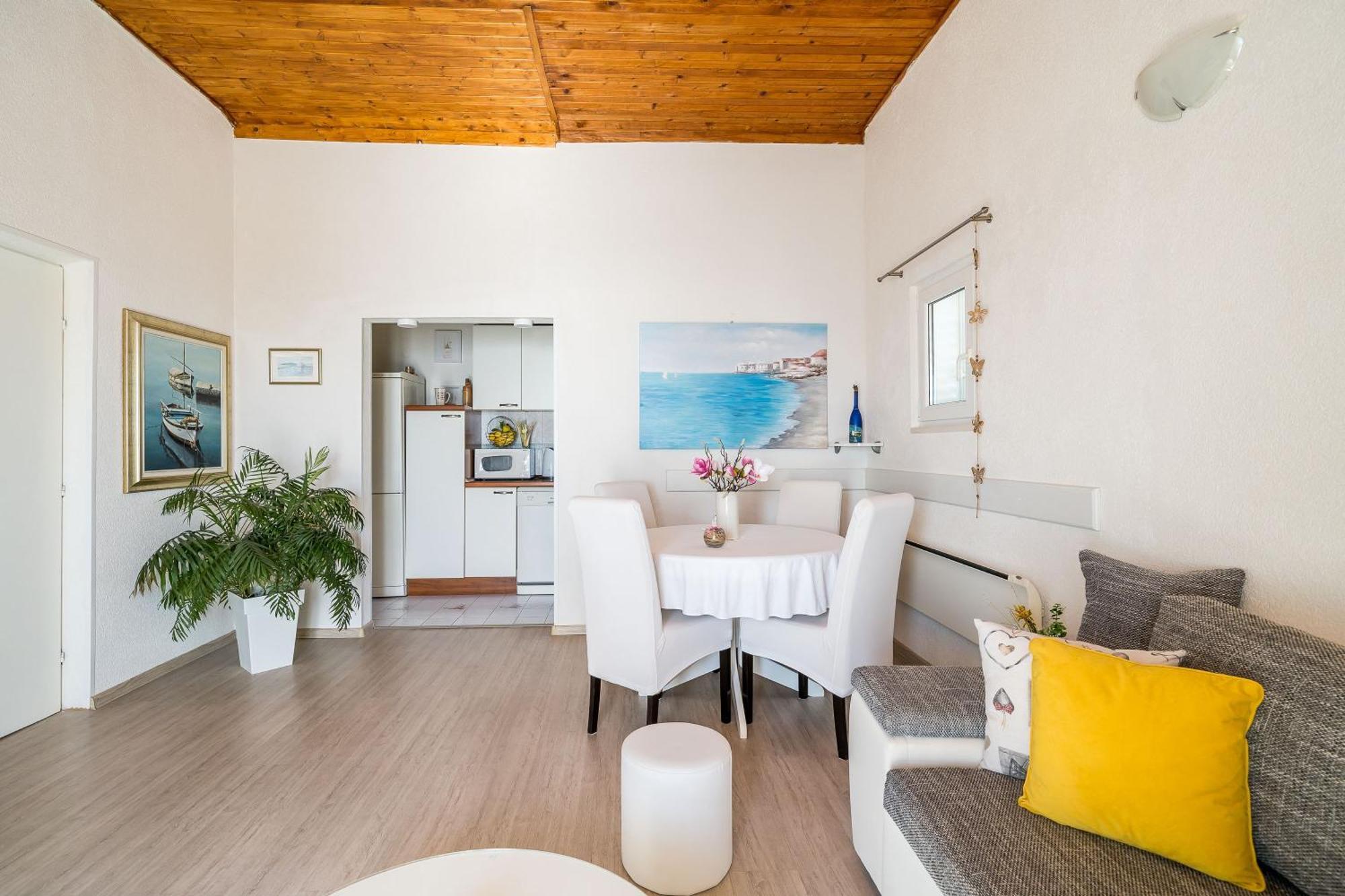 Indy'S Beach Apartments Dubrovnik Exterior photo